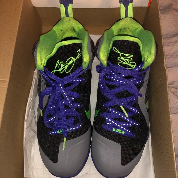 Lebron 9 (GS)💜💚 - Picture 3 of 5